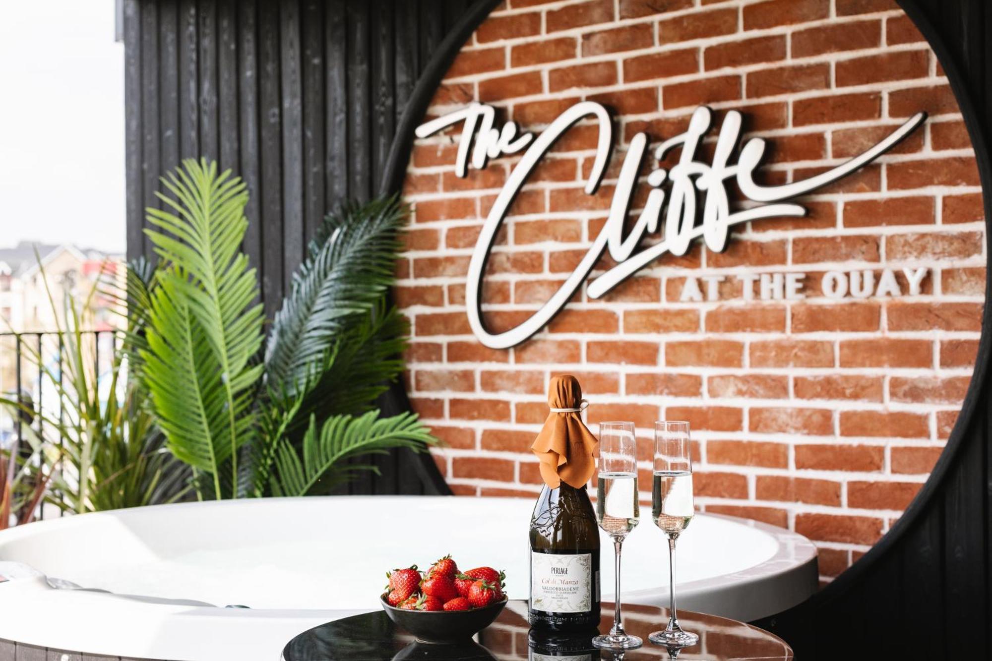 The Cliffe At The Quay Hotel Donegal Town Exterior foto